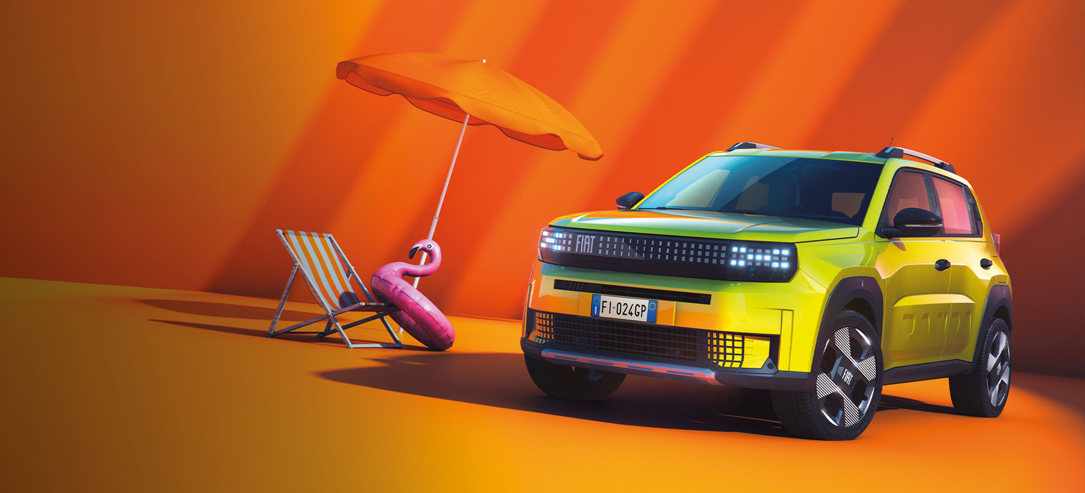 Fiat Grande Panda mit orangenem Hintergrund